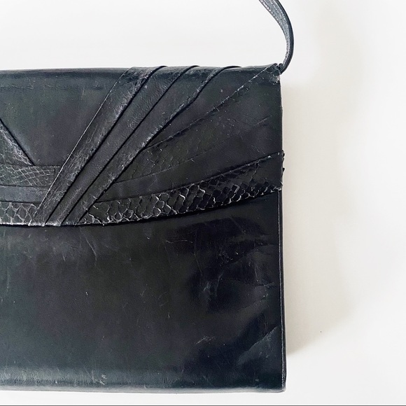 70s vtg black leather snakeskin envelope clutch - crossbody strap - Picture 10 of 11